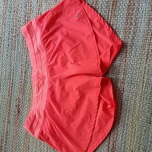 Oiselle size 6 roga shorts